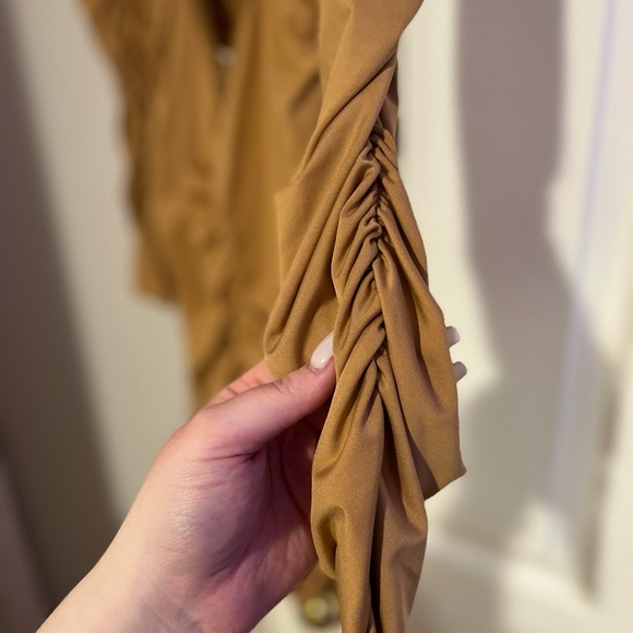 Nude long sleeve ruched dress - Picture 3 of 4